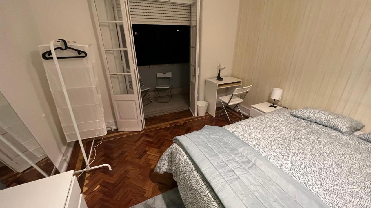 Habitacion Privada Para 3 Grande Con Balcon Лиссабон Экстерьер фото