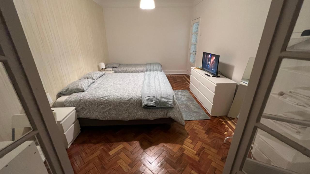 Habitacion Privada Para 3 Grande Con Balcon Лиссабон Экстерьер фото