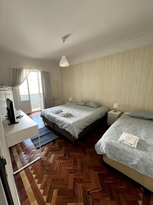 Habitacion Privada Para 3 Grande Con Balcon Лиссабон Экстерьер фото