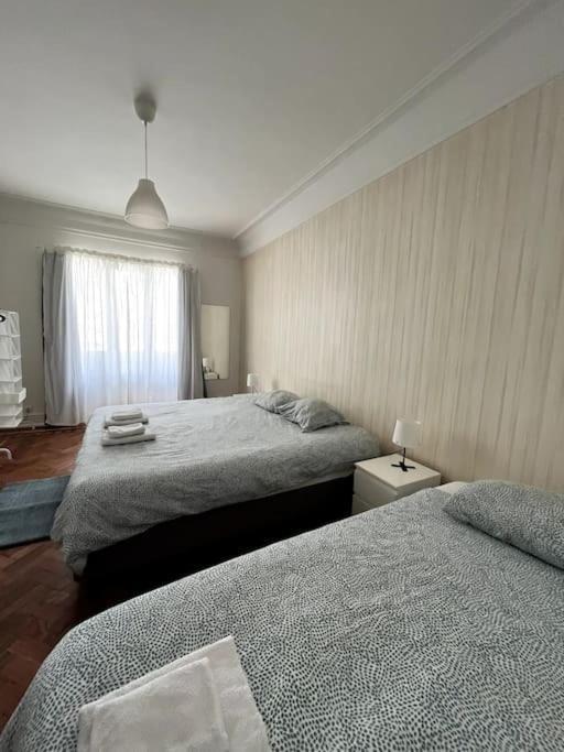 Habitacion Privada Para 3 Grande Con Balcon Лиссабон Экстерьер фото