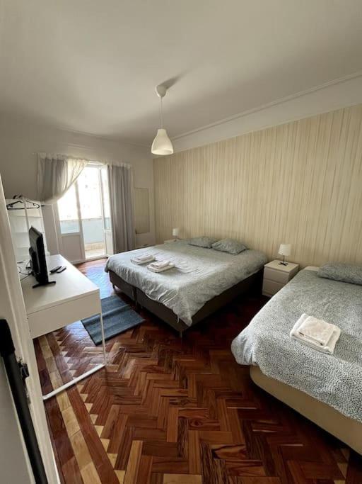Habitacion Privada Para 3 Grande Con Balcon Лиссабон Экстерьер фото