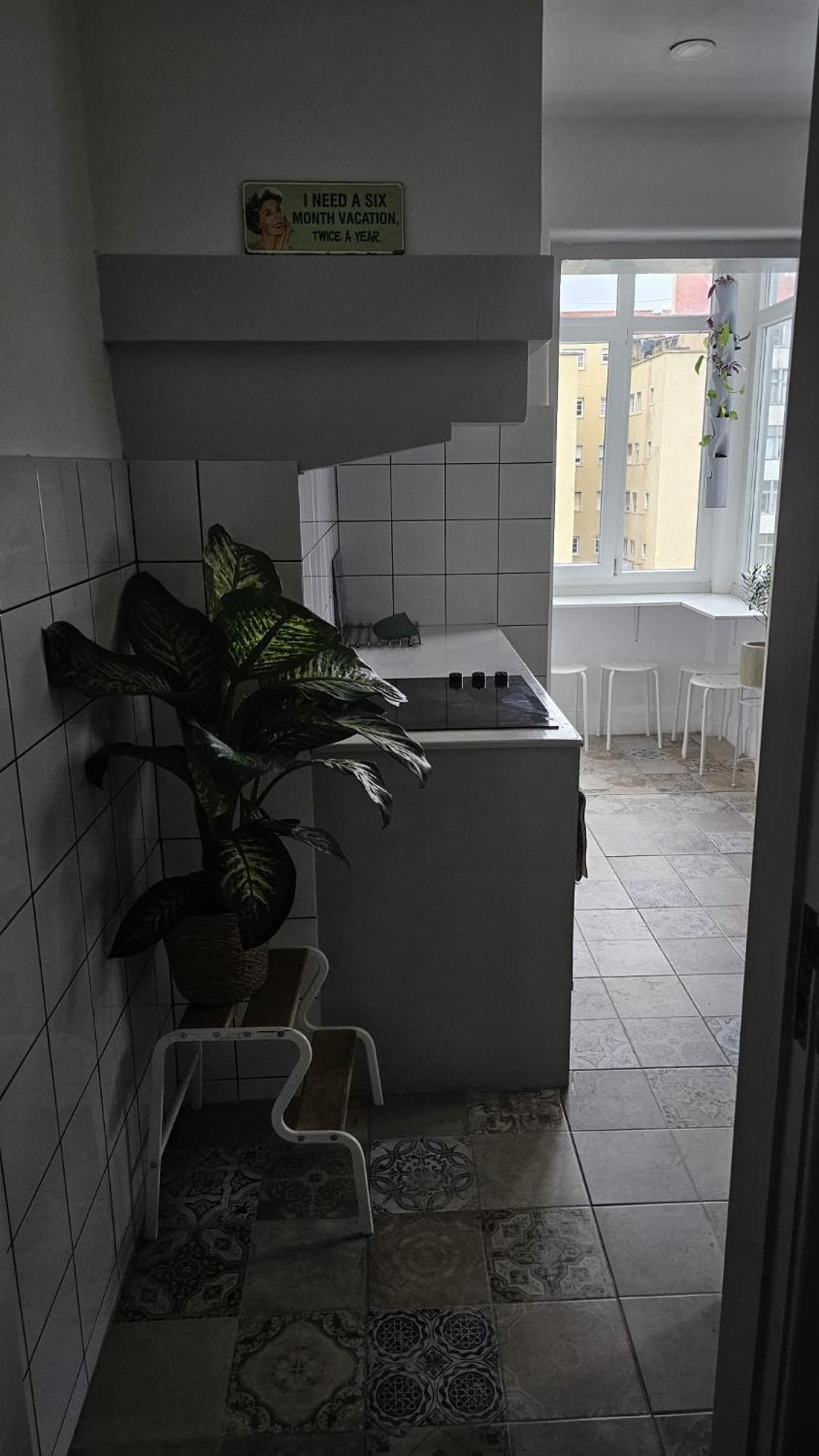 Habitacion Privada Para 3 Grande Con Balcon Лиссабон Экстерьер фото